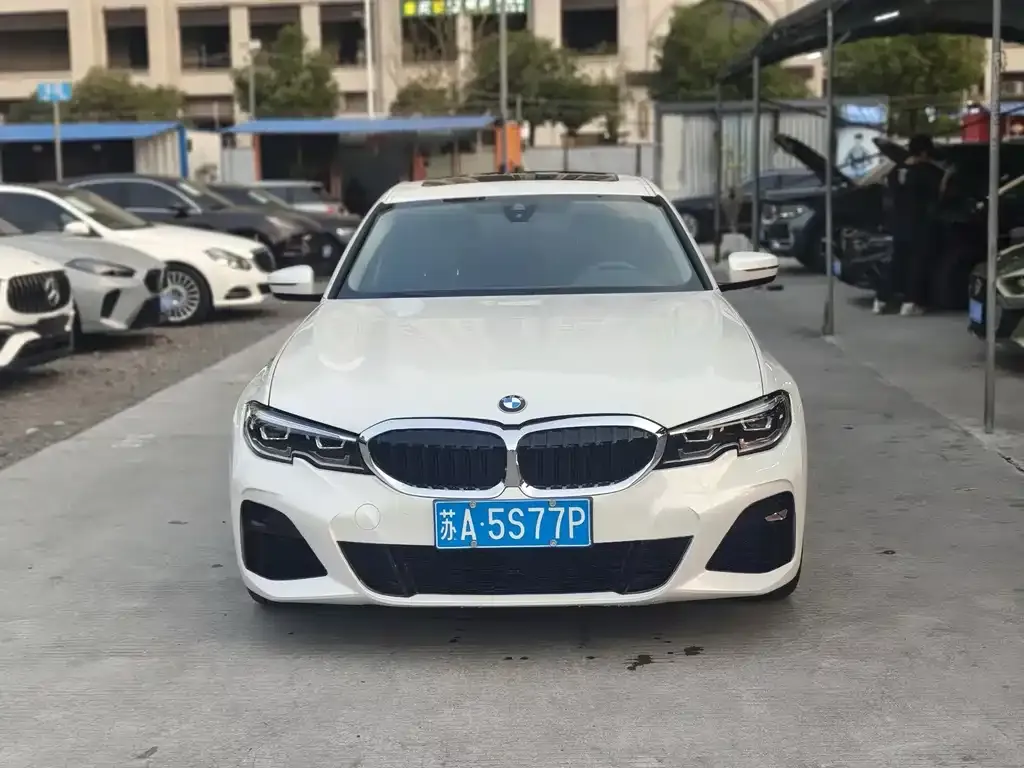 BMW 3 Series 2022 из CN, фото 2
