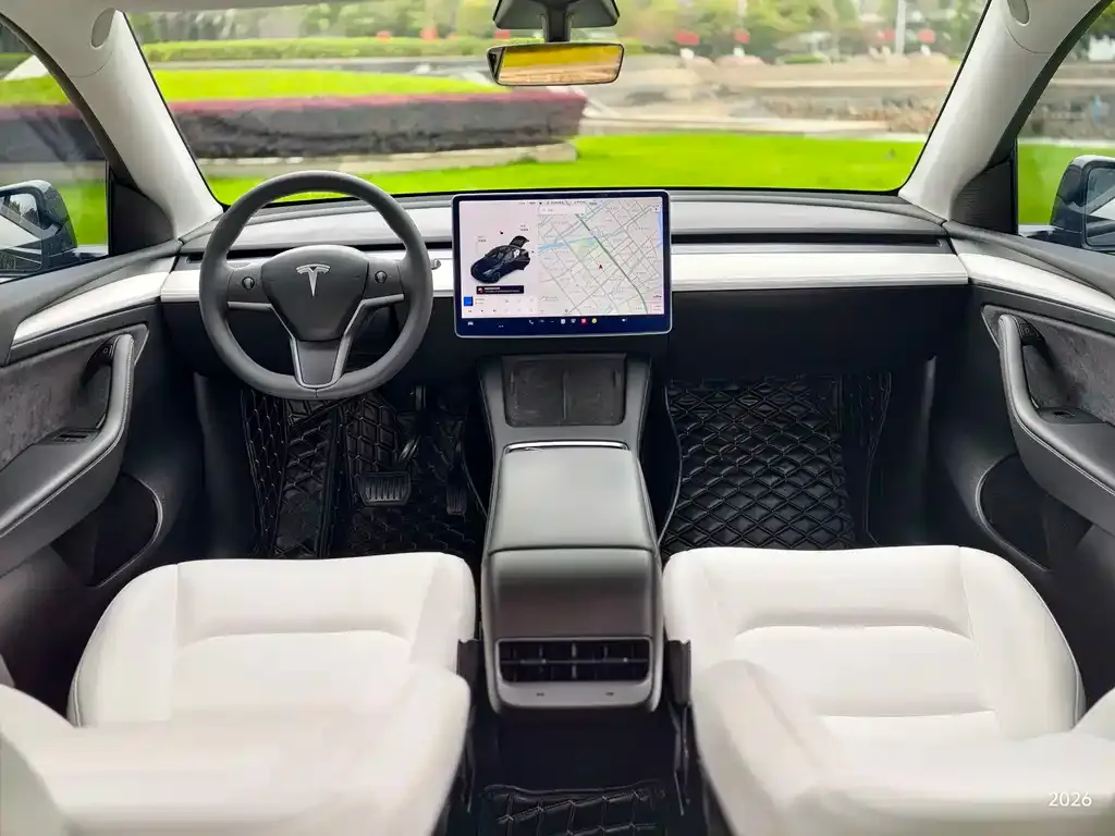 Tesla Model Y — фото 4