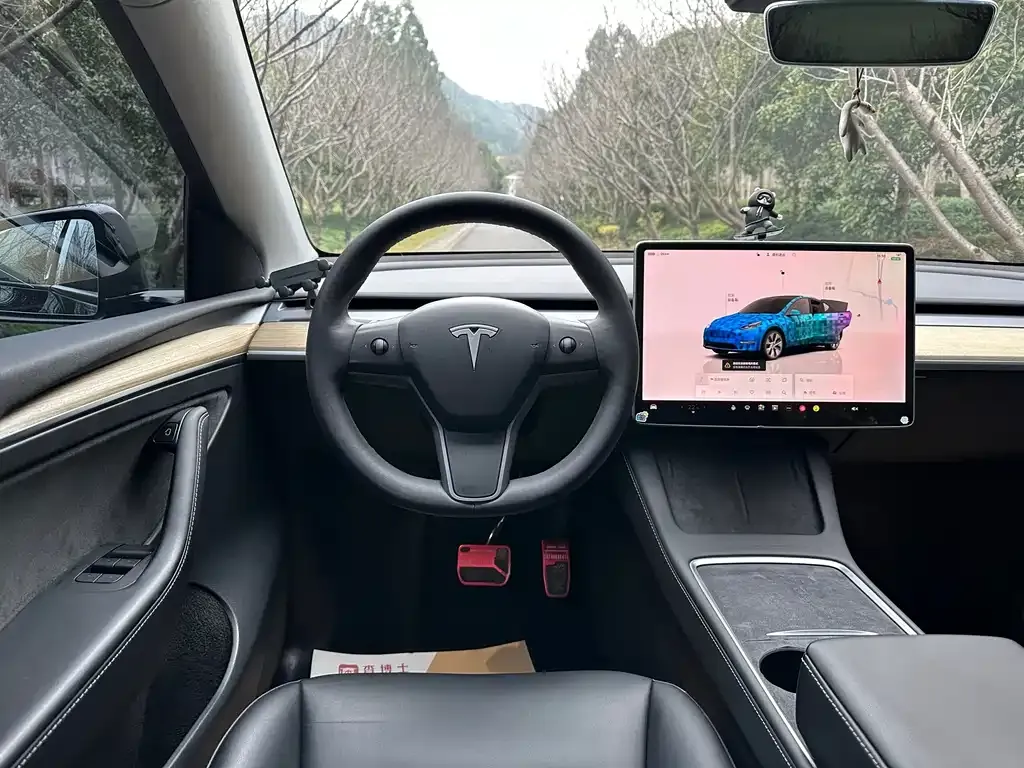 Tesla Model Y — фото 4