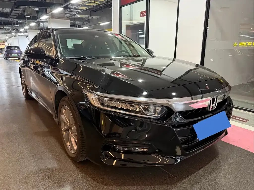 Honda Accord — фото 10