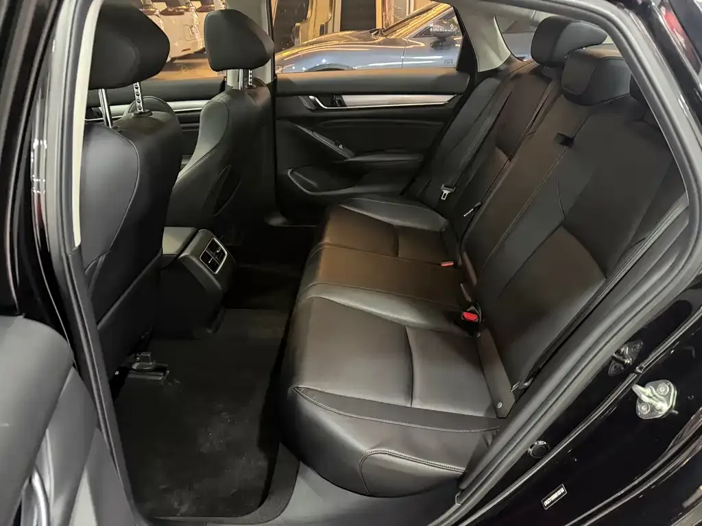 Honda Accord — фото 3