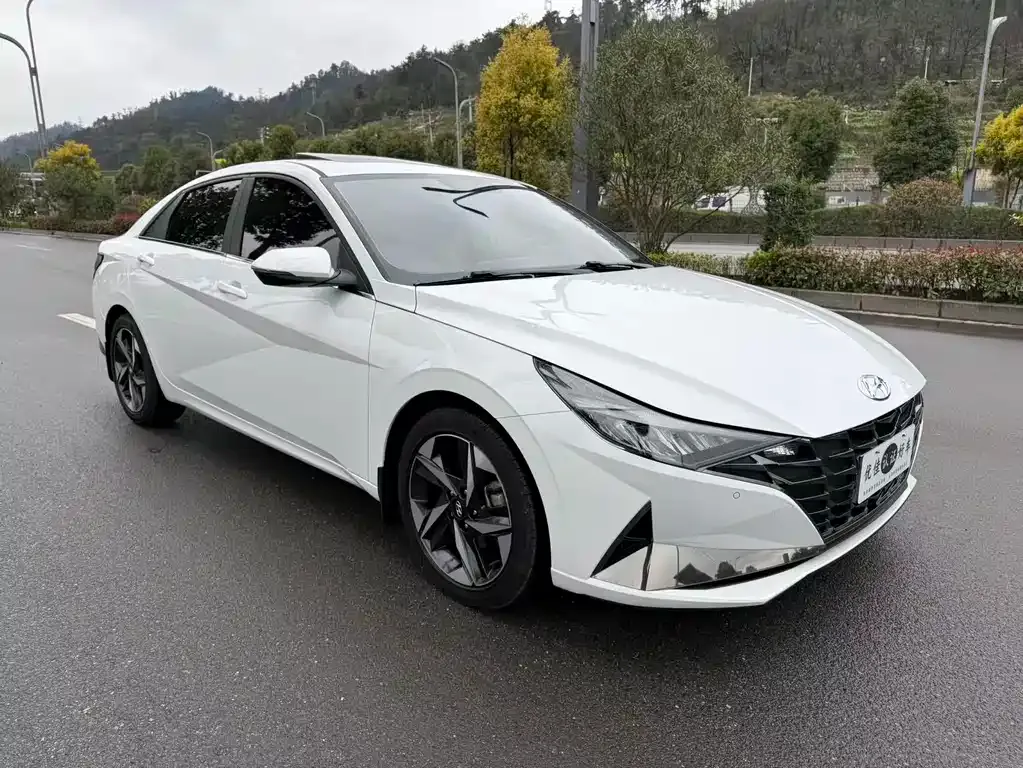 Hyundai Elantra 2023 из CN, фото 8