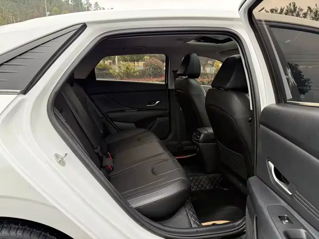 Hyundai Elantra 2023 из CN, фото 6