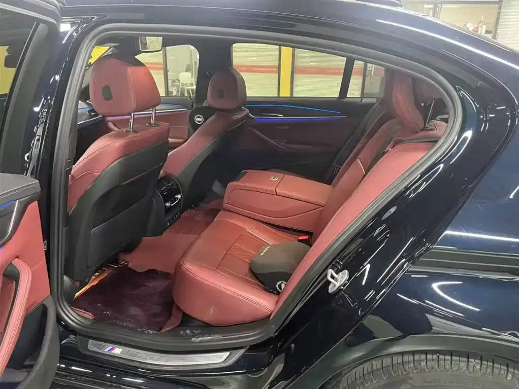 BMW 5 Series 2022 из CN, фото 9