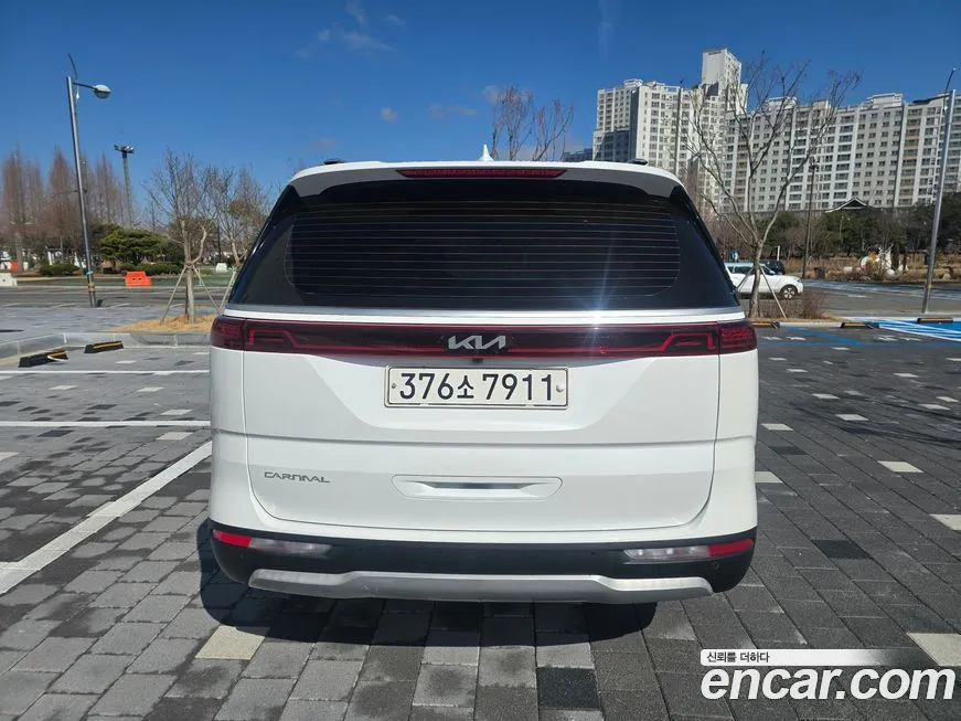 Kia Carnival — фото 10