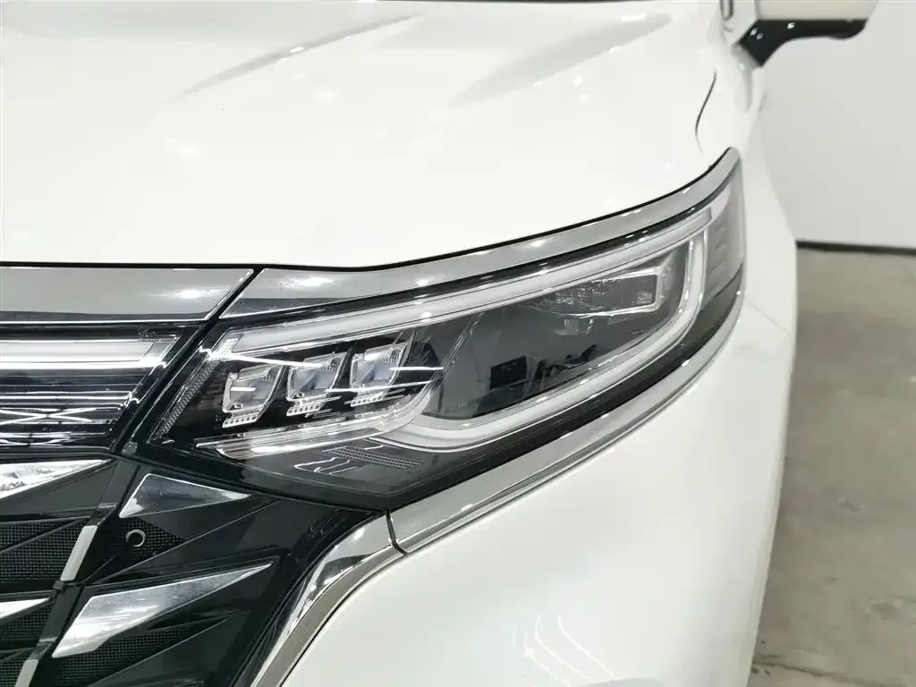 Roewe iMAX8 New Energy 2024 из CN, фото 9