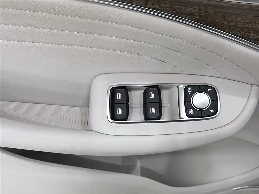 Roewe iMAX8 New Energy 2024 из CN, фото 5