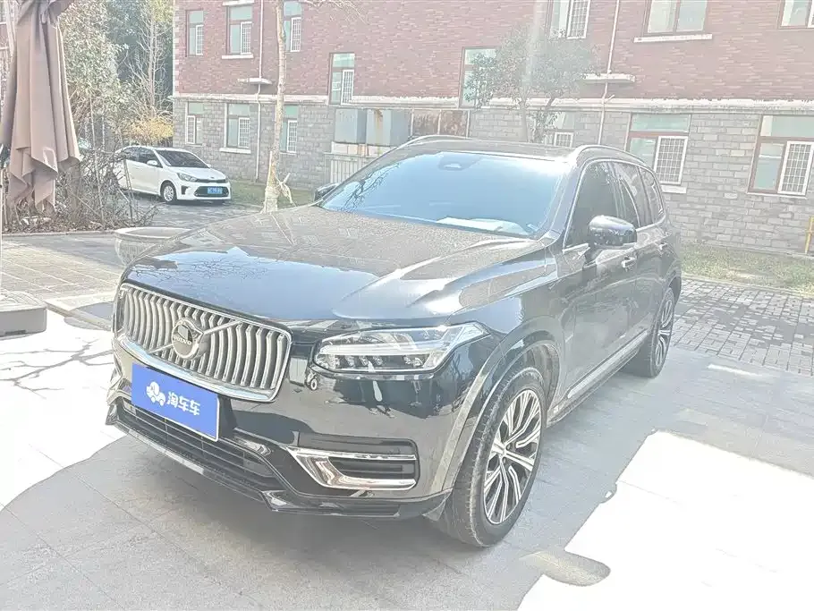 Volvo XC90 — фото 1
