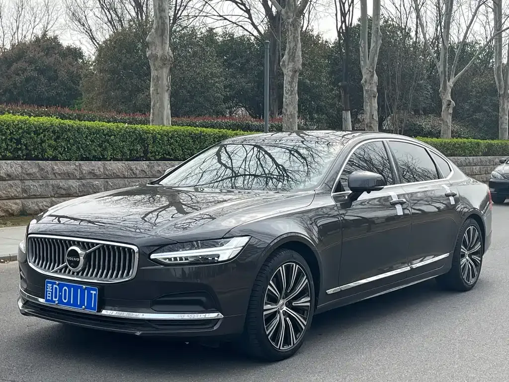 Volvo S90 — фото 1