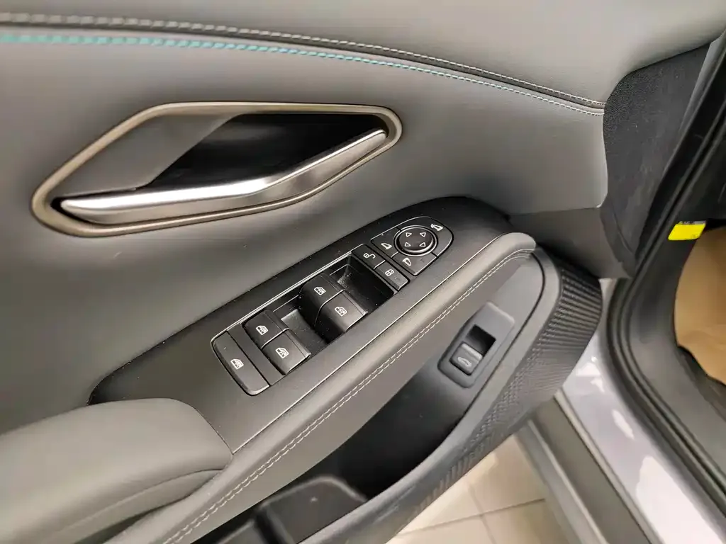 BYD Qin L — фото 10