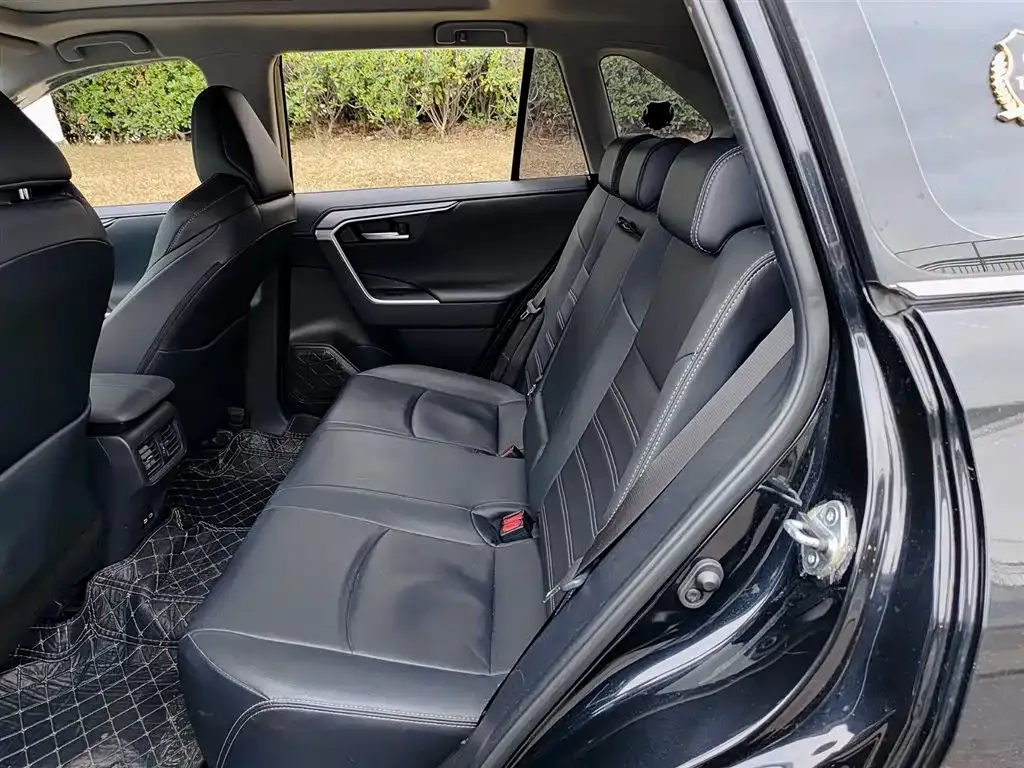 Toyota Wildlander 2023 из CN, фото 10
