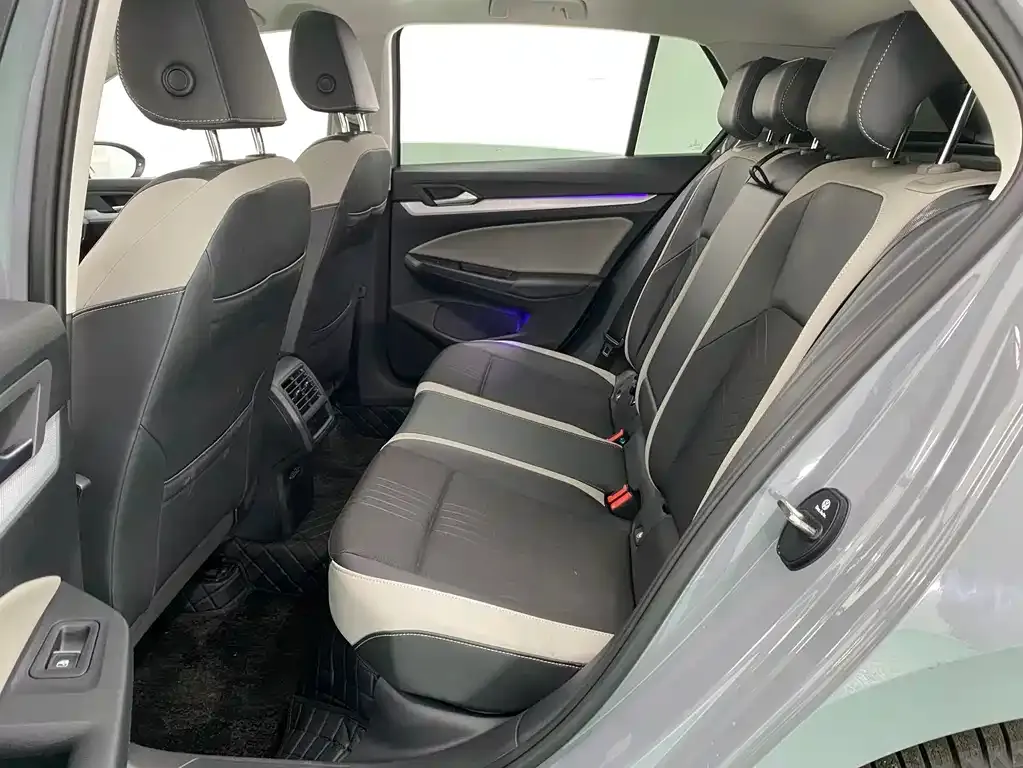 Volkswagen Golf 2021 из CN, фото 9