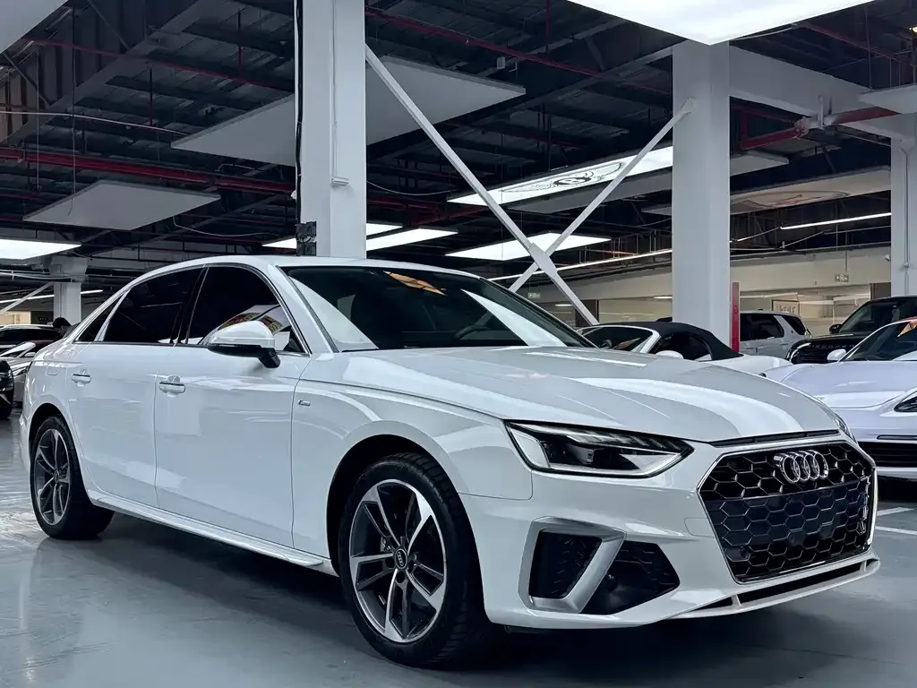 Audi A4L 2024 из CN, фото 5