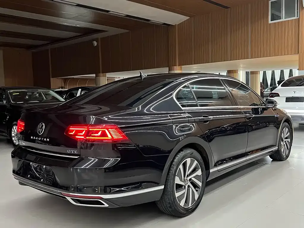 Volkswagen Magotan GTE PHEV 2022 из CN, фото 7