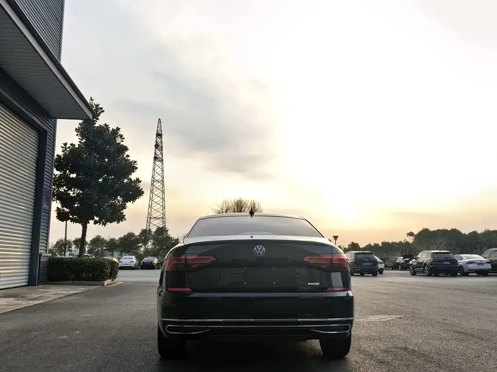 Volkswagen Passat — фото 9