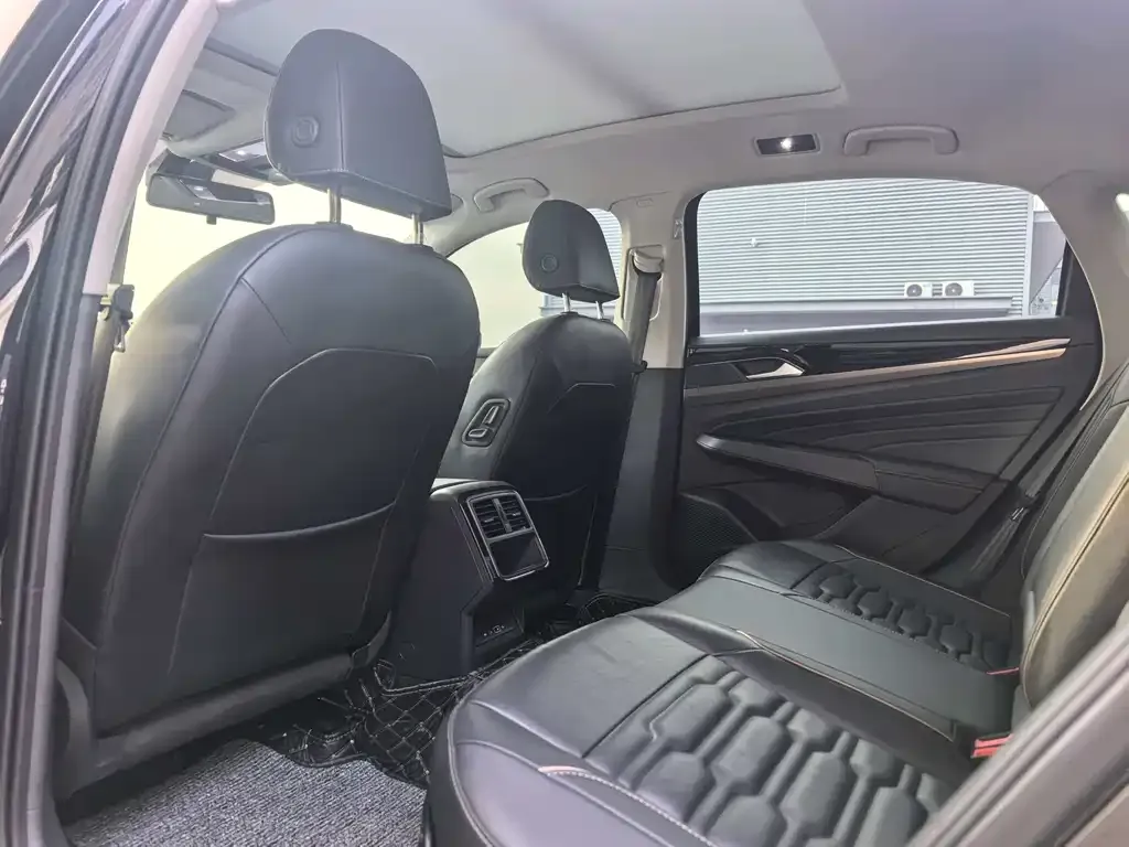 Volkswagen Passat — фото 2