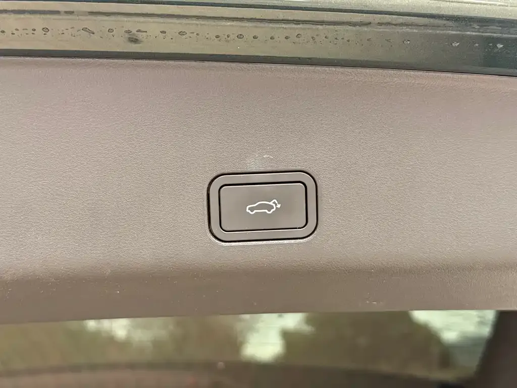 Geely Xingyue L 2024 из CN, фото 3