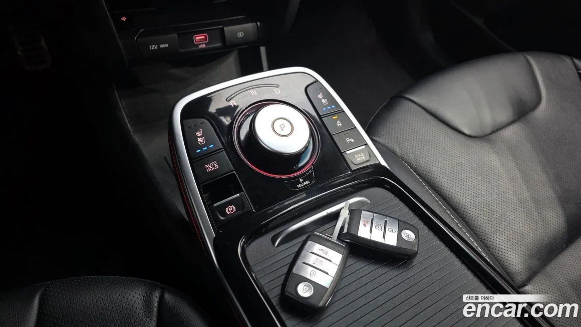 Kia Niro — фото 9