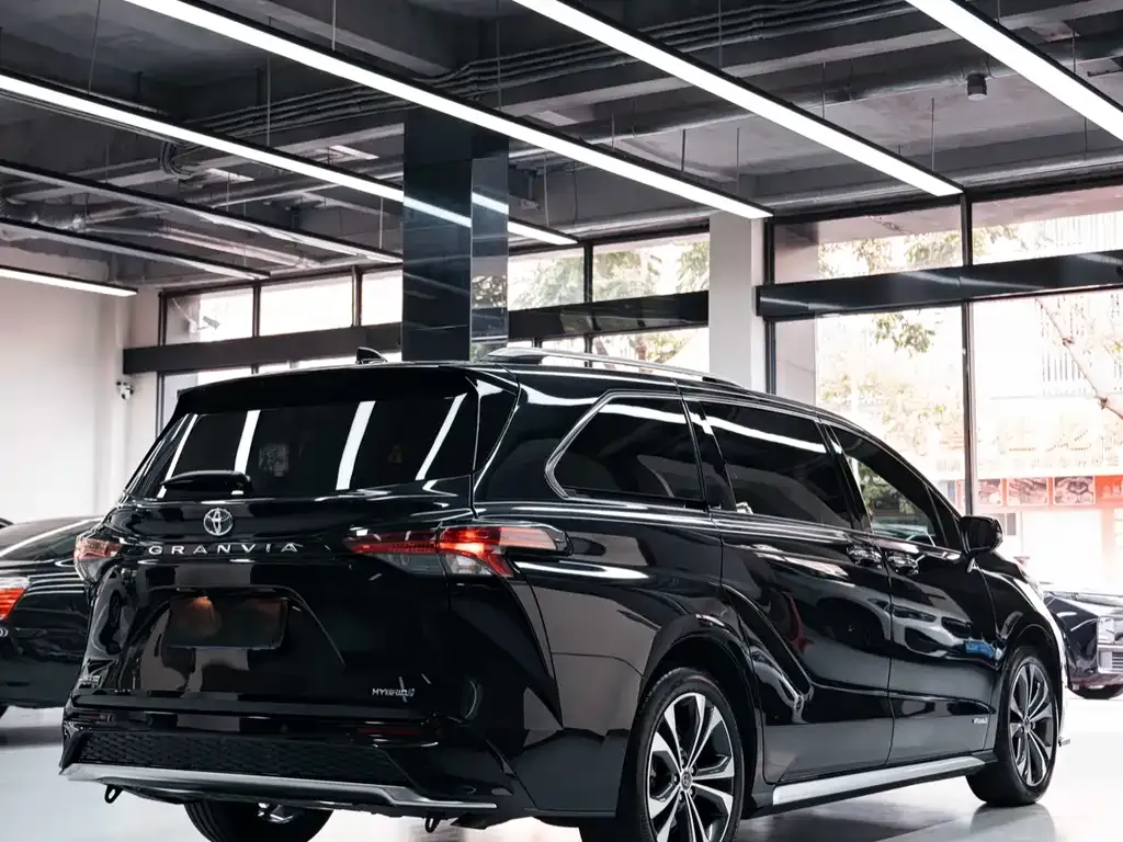 Toyota Granvia 2024 из CN, фото 7
