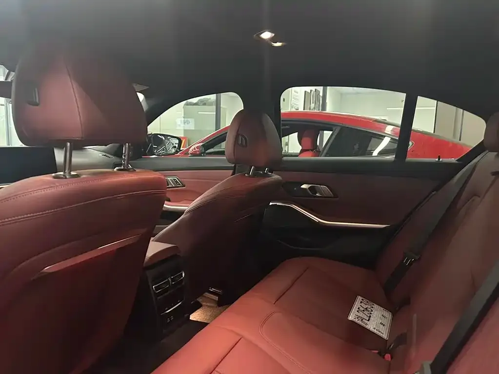 BMW 3 Series 2023 из CN, фото 3