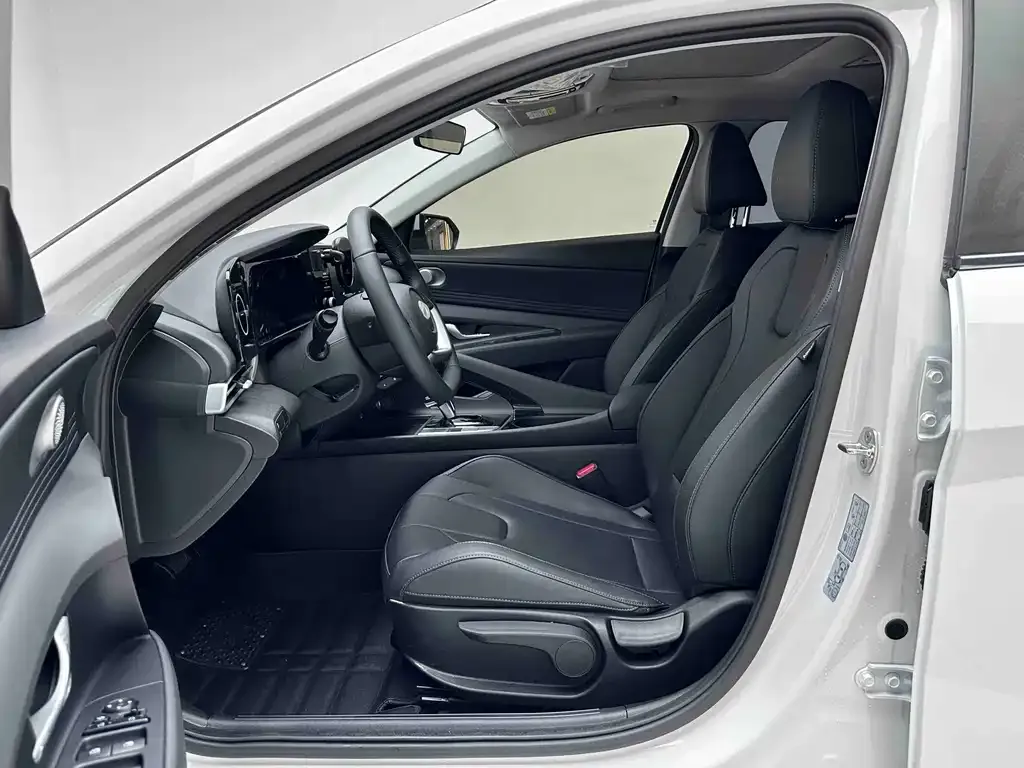 Hyundai Elantra 2025 из CN, фото 7