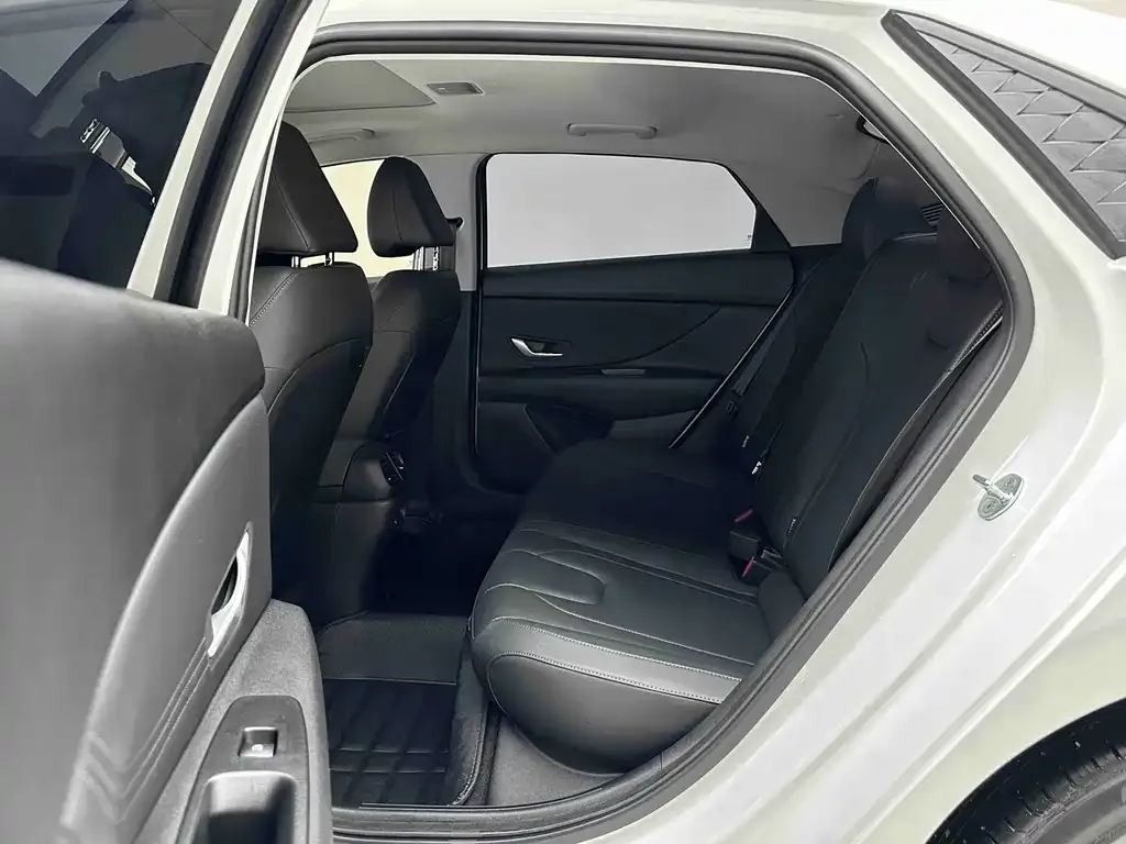 Hyundai Elantra 2025 из CN, фото 9