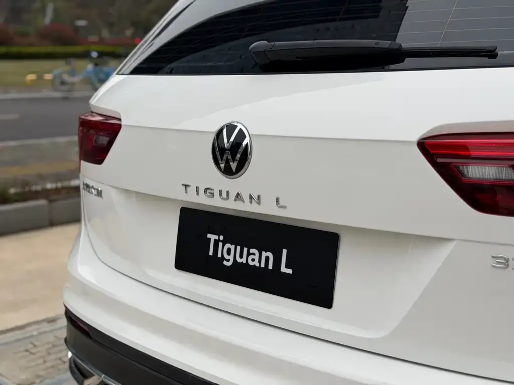 Volkswagen Tiguan L — фото 3
