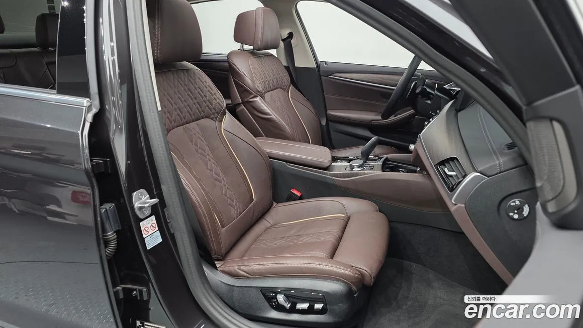 BMW 5-Series 2023 из KR, фото 9