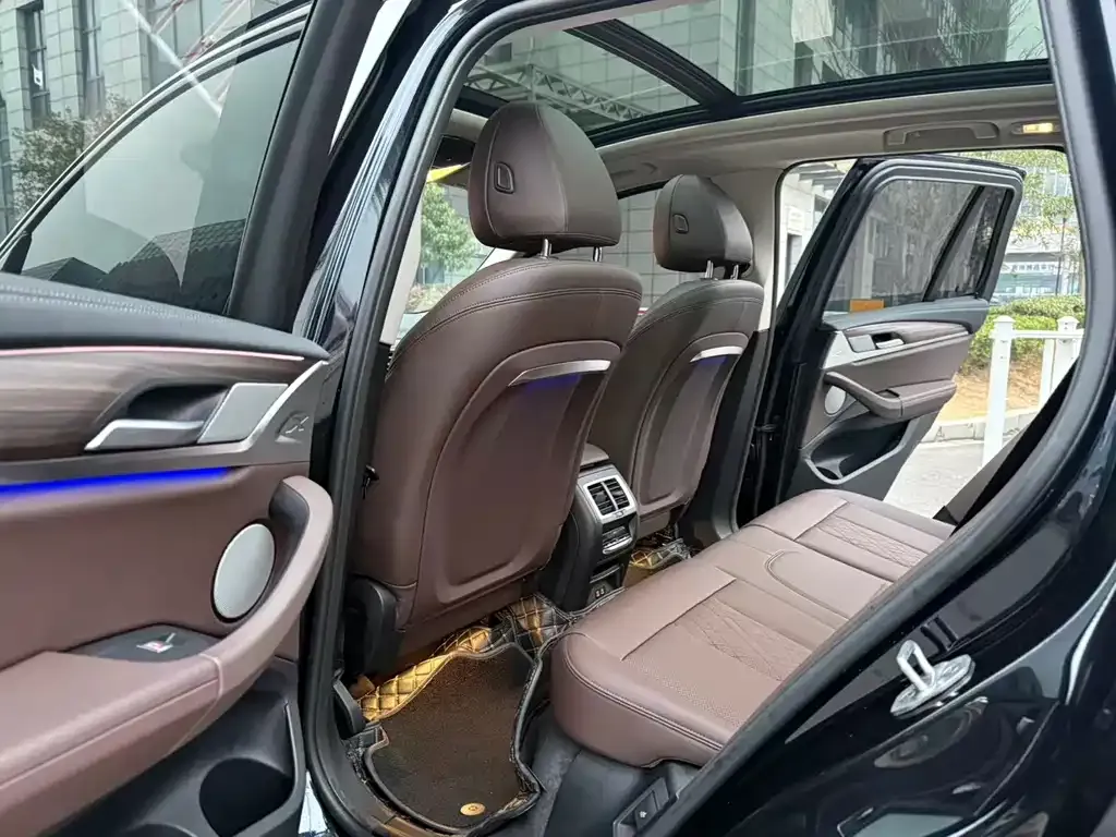 BMW X3 2024 из CN, фото 8