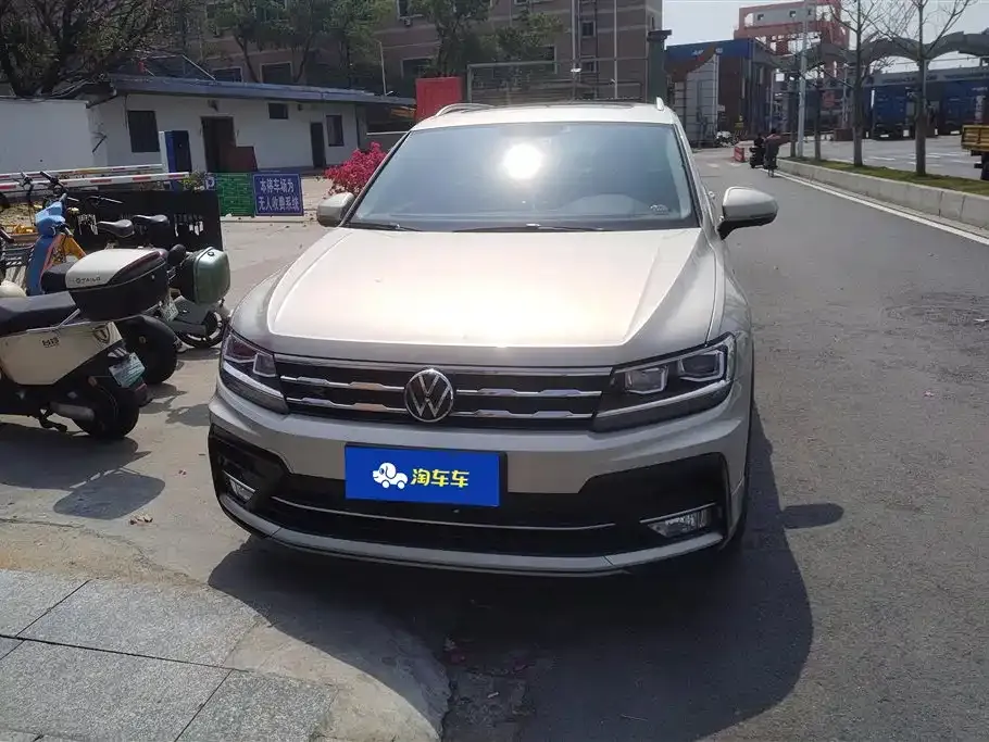 Volkswagen Tiguan L — фото 9