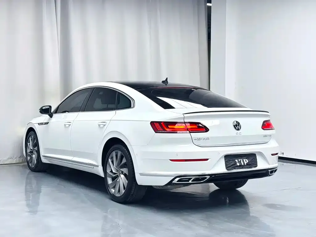 Volkswagen CC 2023 из CN, фото 7