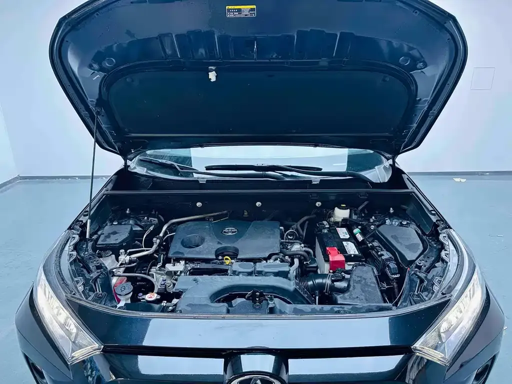 Toyota RAV4 2023 из CN, фото 10