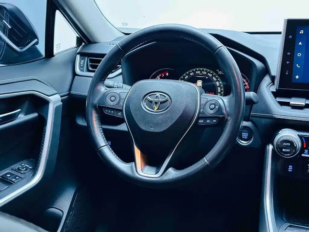 Toyota RAV4 2023 из CN, фото 7