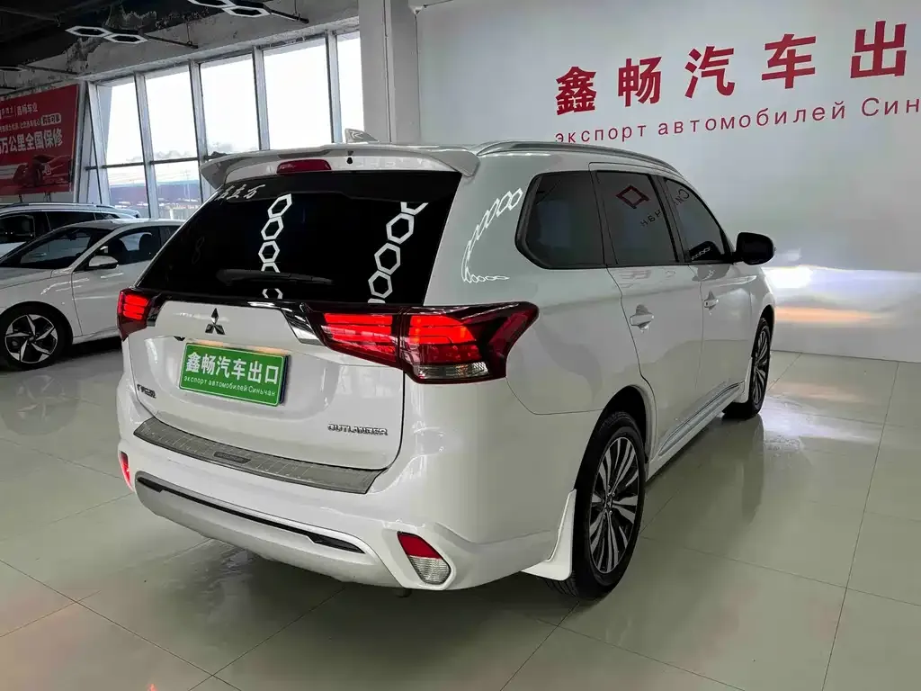 Mitsubishi Outlander 2023 из CN, фото 5