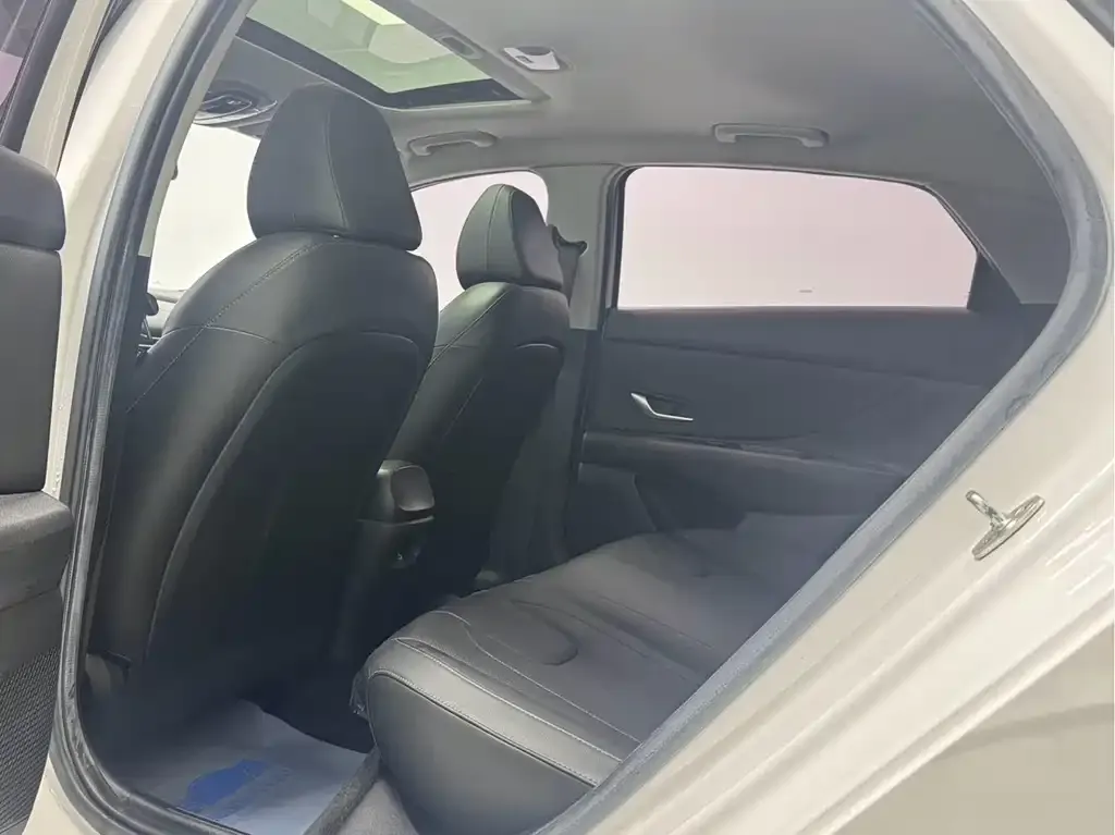 Hyundai Elantra 2021 из CN, фото 3