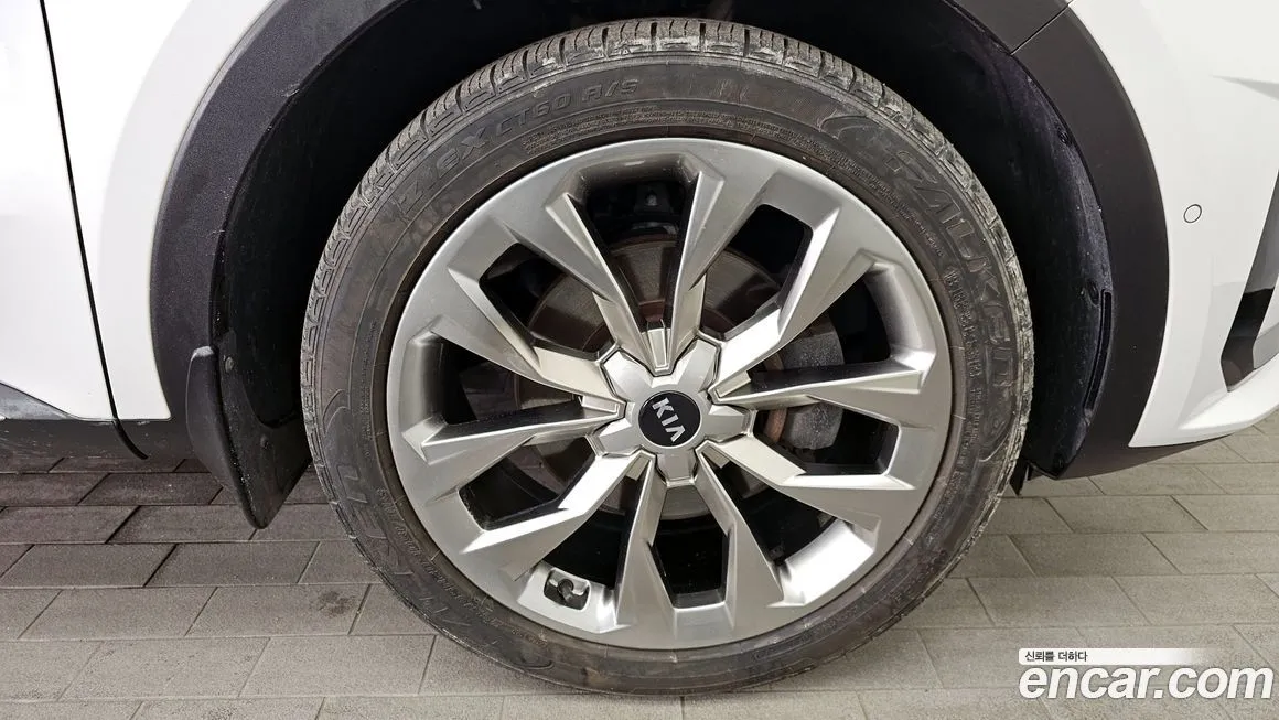 Kia Sorento — фото 6