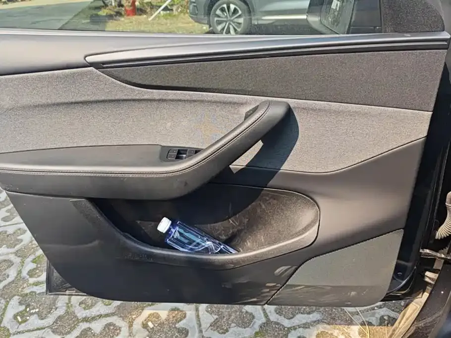 Tesla Model Y 2025 из CN, фото 9
