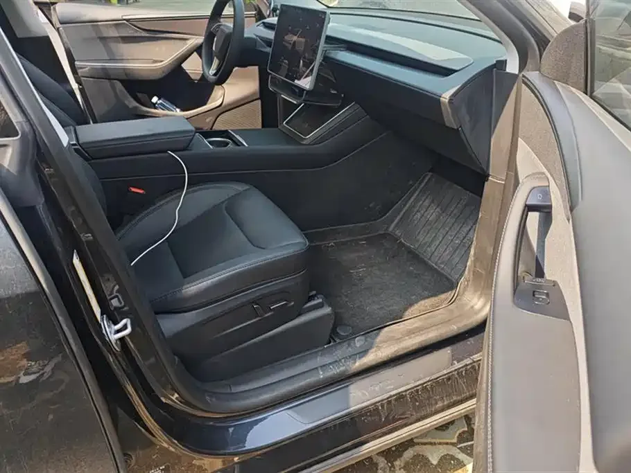 Tesla Model Y 2025 из CN, фото 8