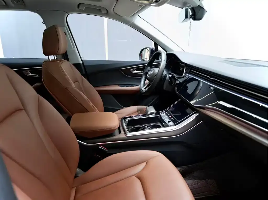 Audi Q7 2021 из CN, фото 4