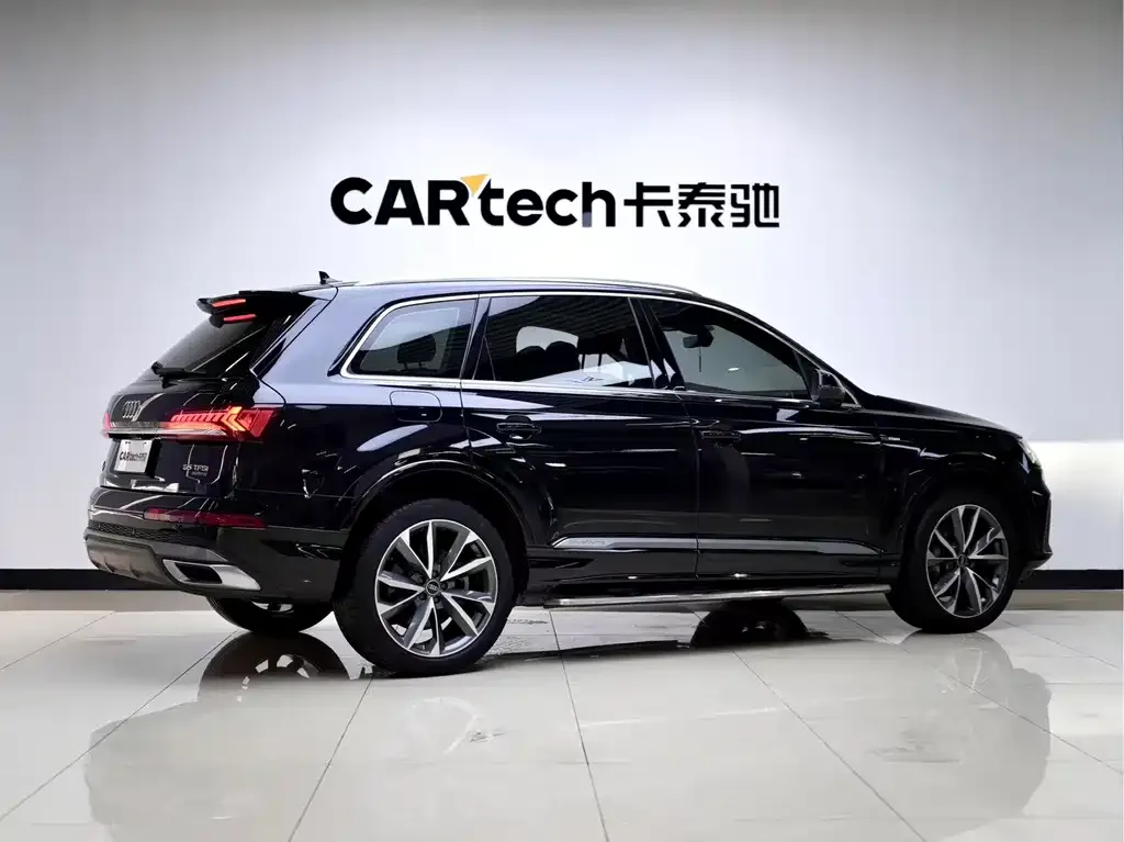 Audi Q7 2021 из CN, фото 9