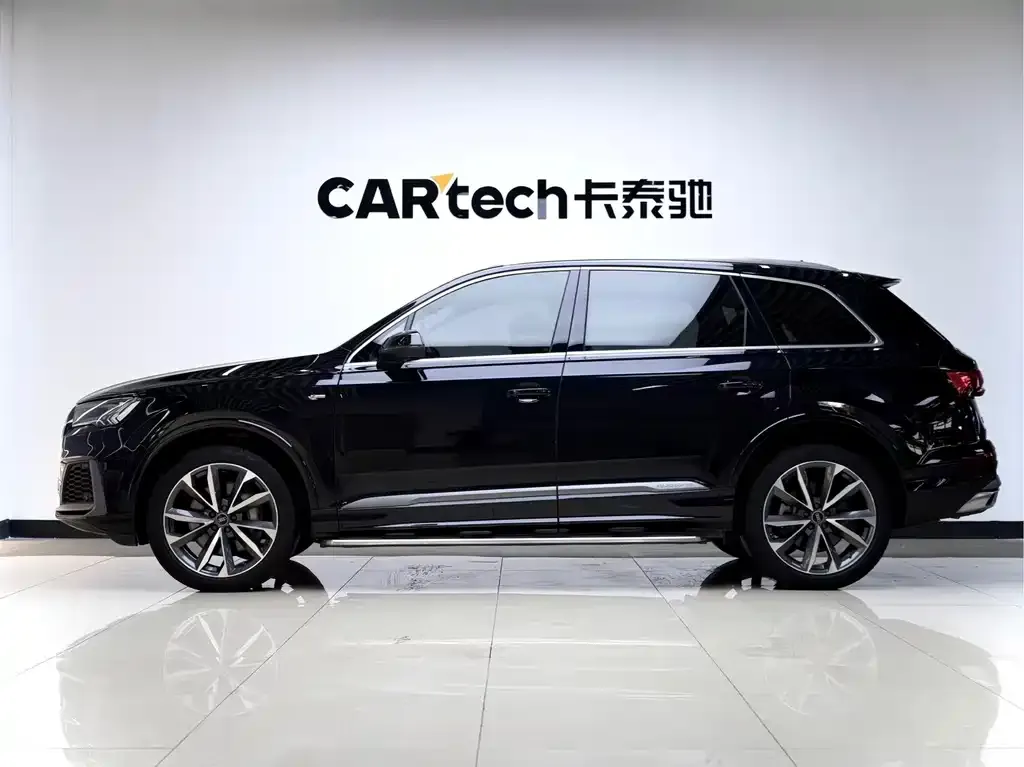 Audi Q7 2021 из CN, фото 3