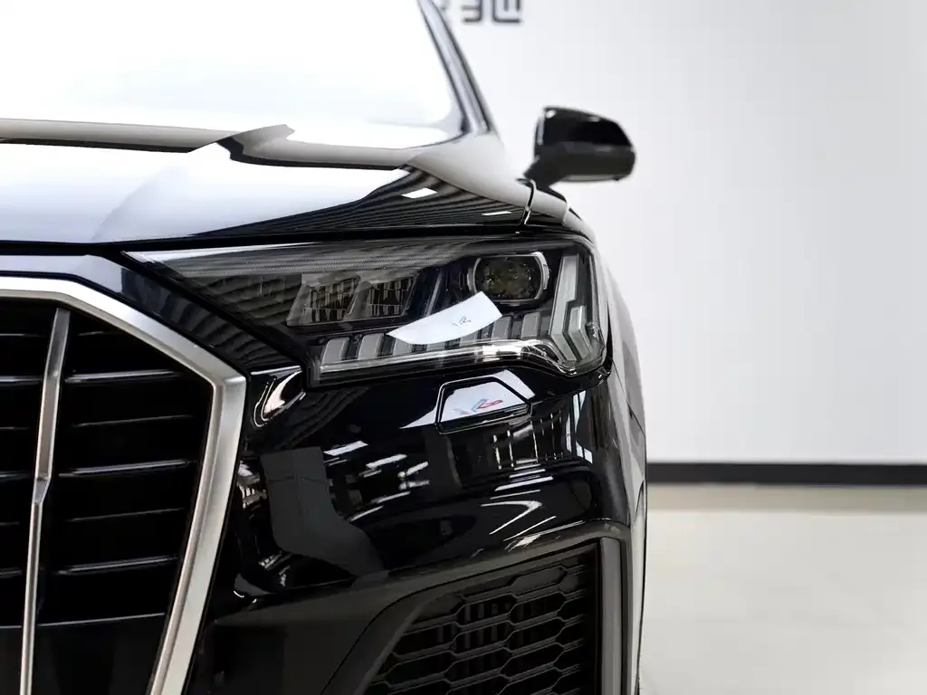 Audi Q7 2021 из CN, фото 5