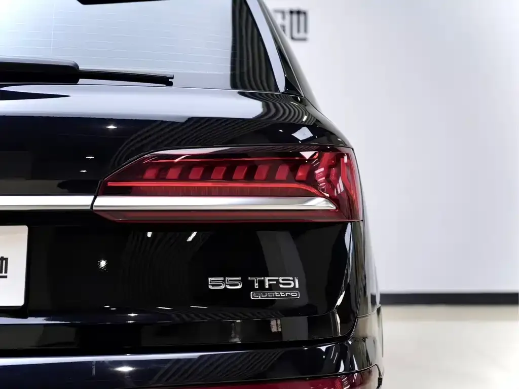 Audi Q7 2021 из CN, фото 2