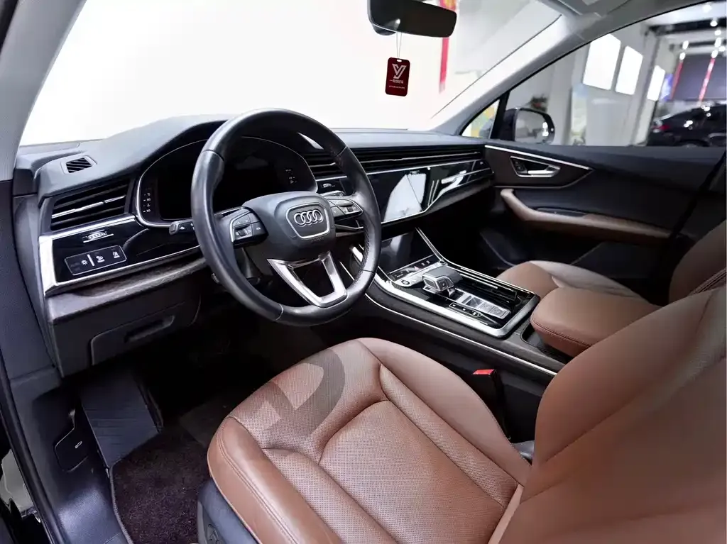 Audi Q7 2021 из CN, фото 7