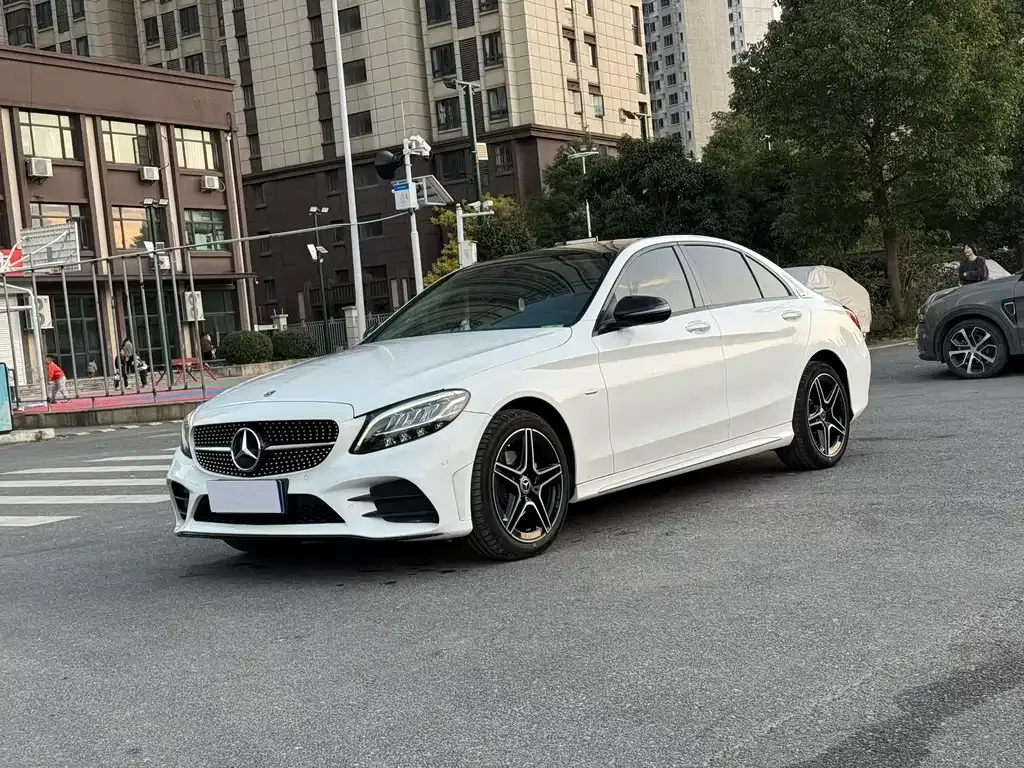Mercedes-Benz C-Class — фото 1