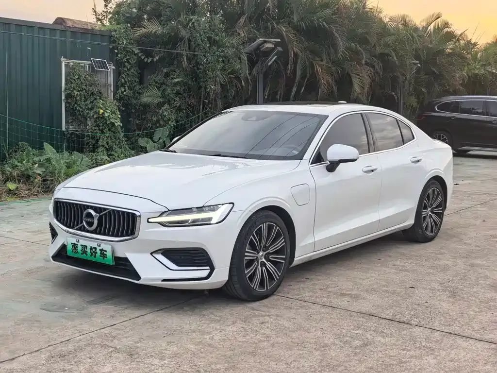 Volvo S60 PHEV 2022 из CN, фото 1