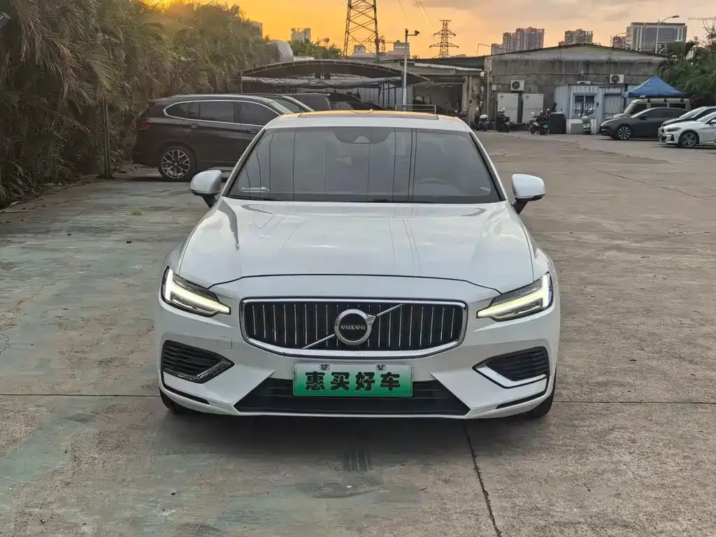 Volvo S60 PHEV 2022 из CN, фото 9