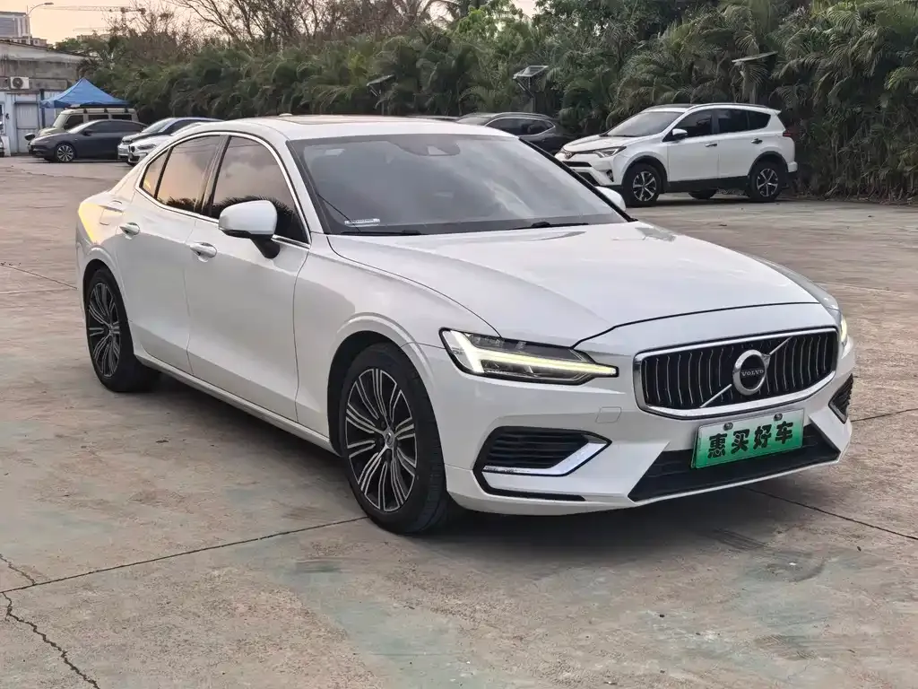 Volvo S60 PHEV 2022 из CN, фото 7