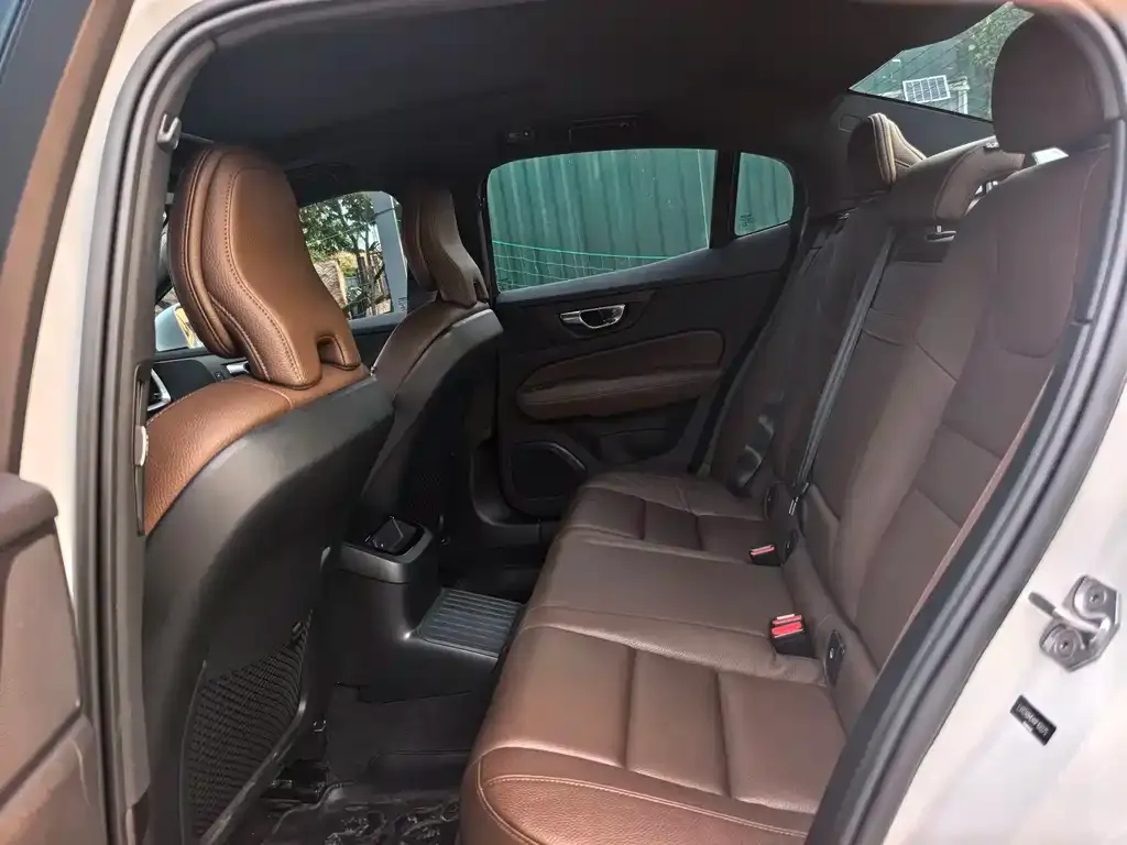 Volvo S60 PHEV 2022 из CN, фото 3