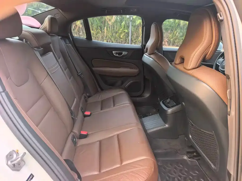 Volvo S60 PHEV 2022 из CN, фото 8